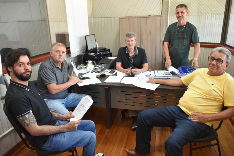 Comissão de Finanças e Orçamento analisa emendas, projeto de lei e pareceres do TCE